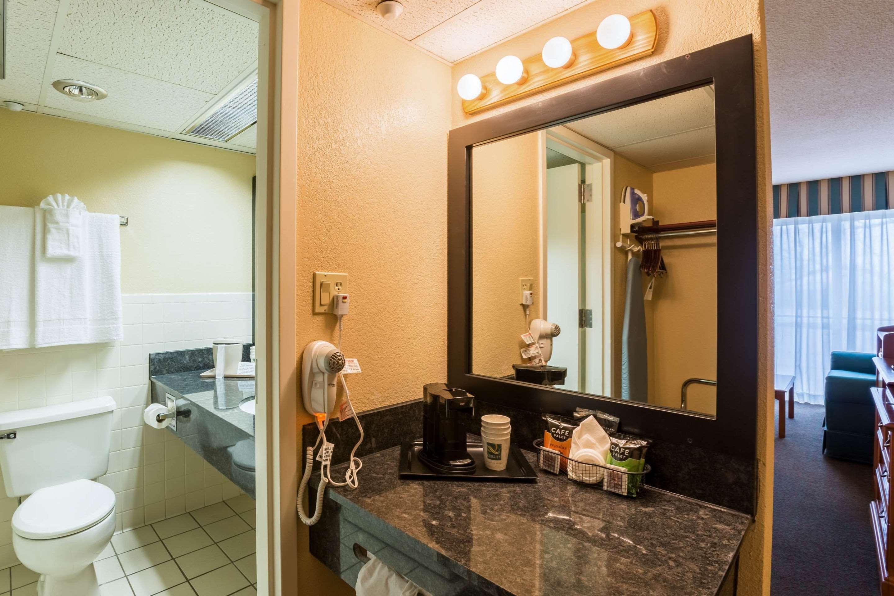 Doniphan Quality Inn And Conference Center I-80 Grand Island מראה חיצוני תמונה