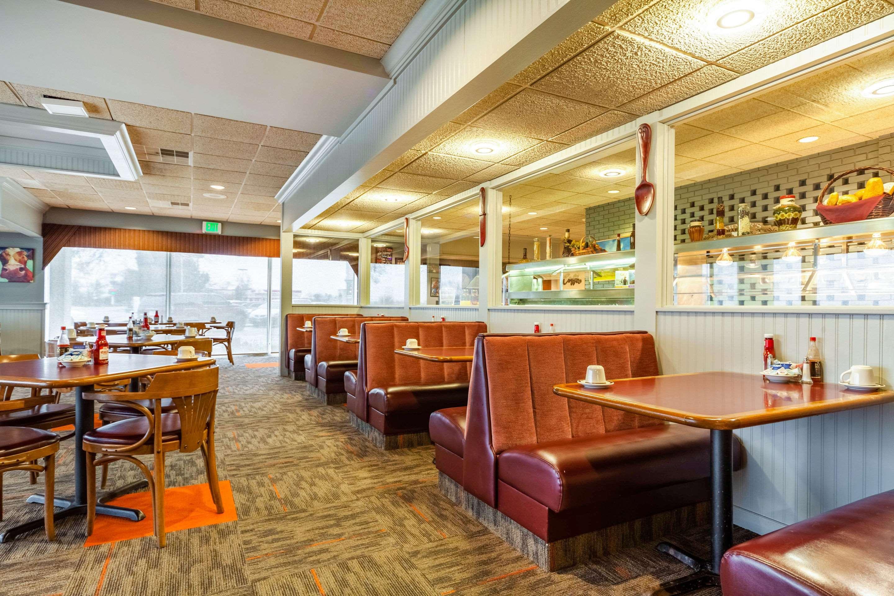 Doniphan Quality Inn And Conference Center I-80 Grand Island מראה חיצוני תמונה