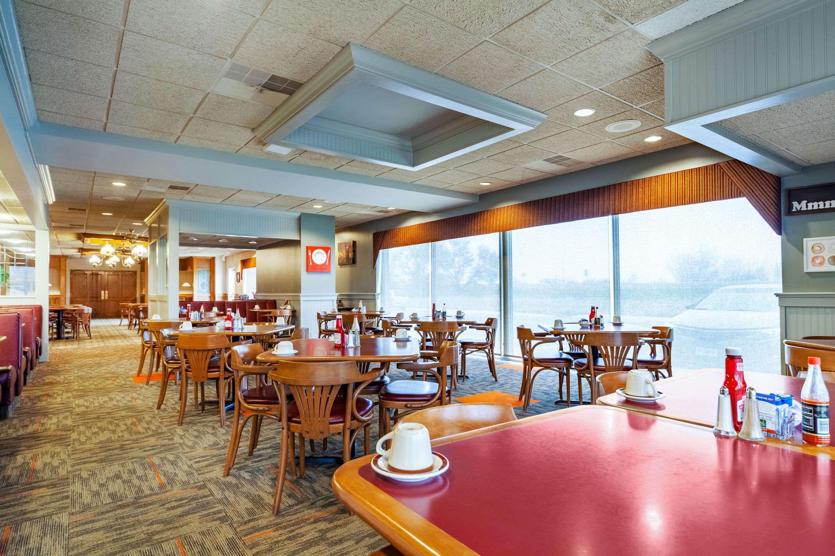 Doniphan Quality Inn And Conference Center I-80 Grand Island מראה חיצוני תמונה