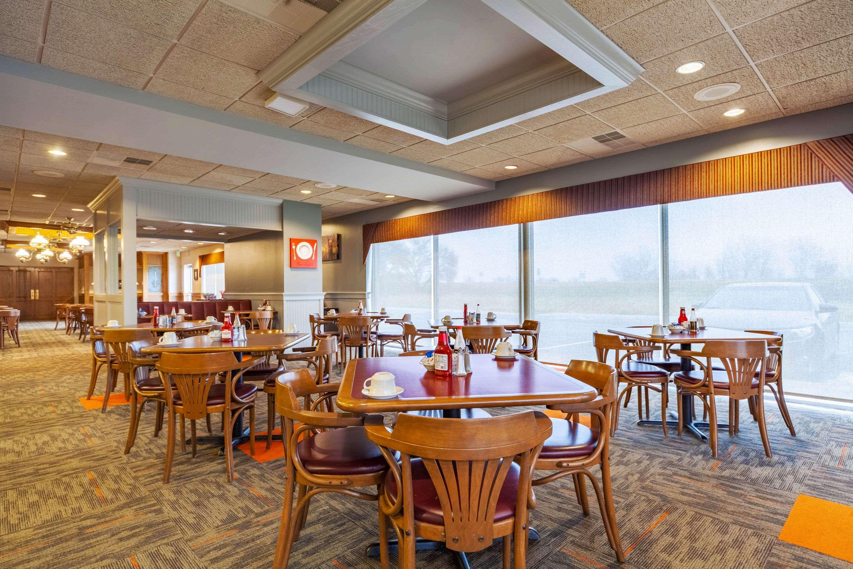 Doniphan Quality Inn And Conference Center I-80 Grand Island מראה חיצוני תמונה