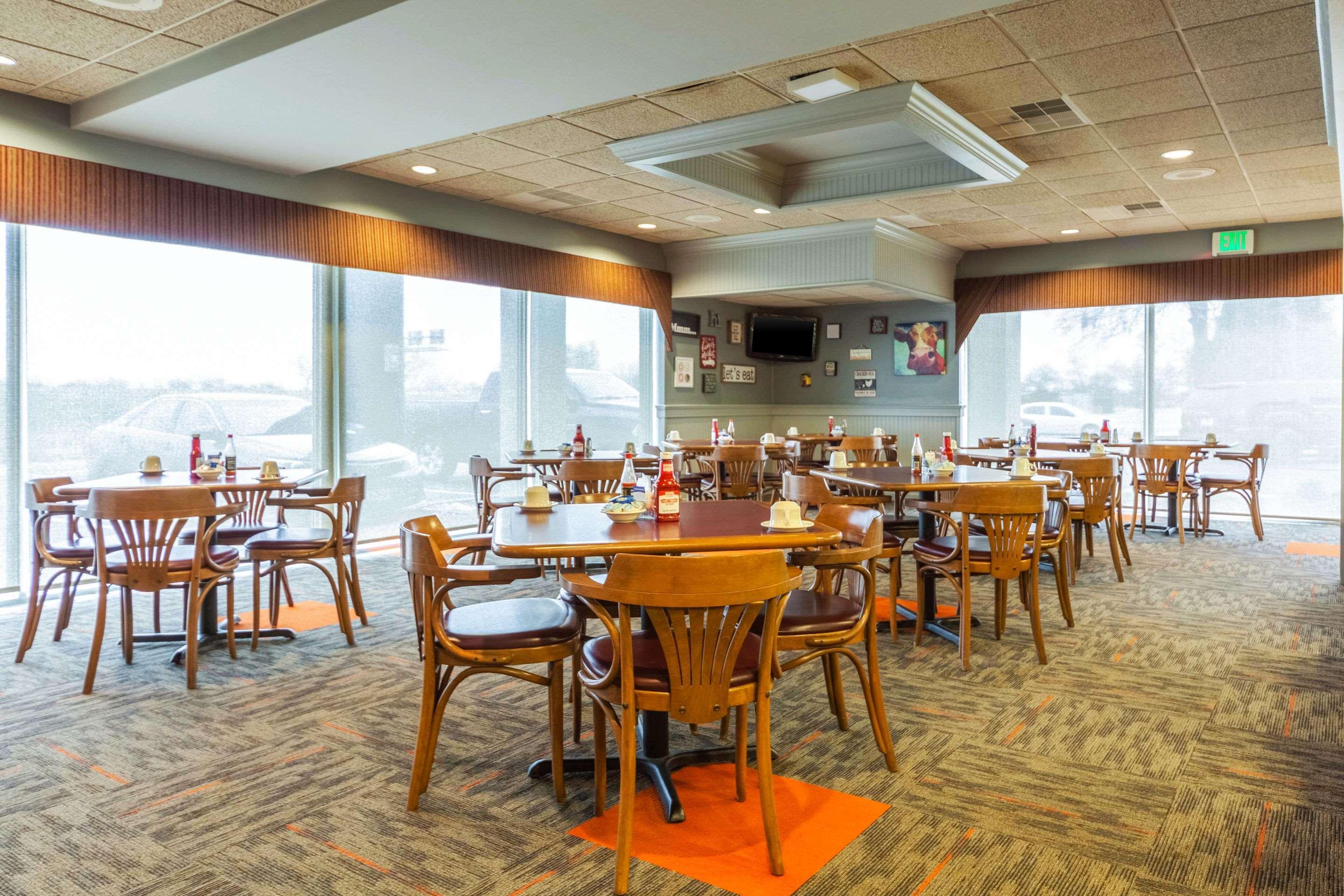 Doniphan Quality Inn And Conference Center I-80 Grand Island מראה חיצוני תמונה